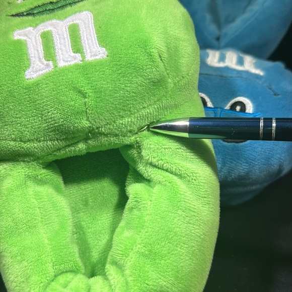 2 pair Kids M&M Character Slippers - Kids 9/10 - Picture 6 of 8